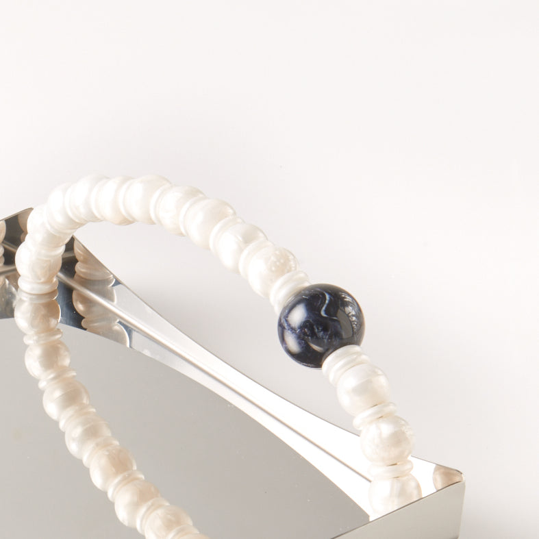 Taca nierdzewna z perłami Collier Giannini